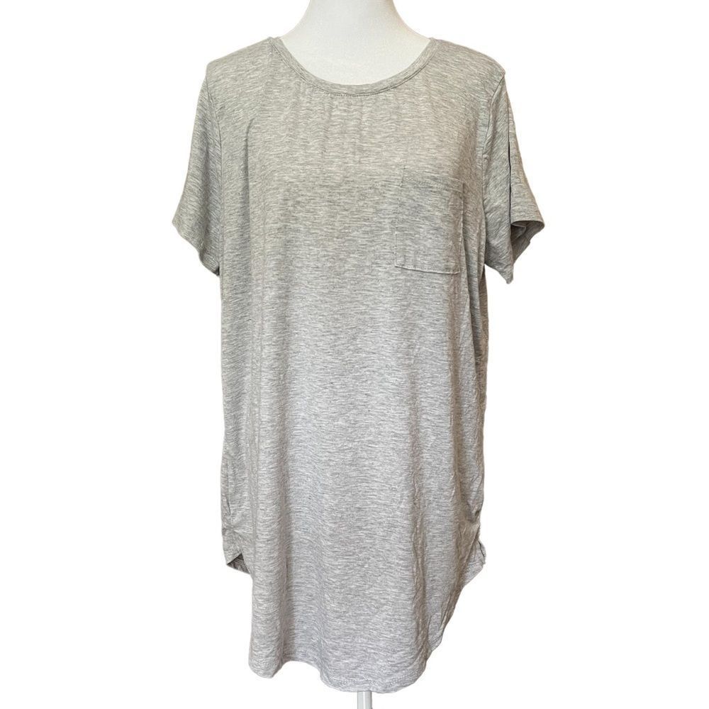 Heather gray pocket tee